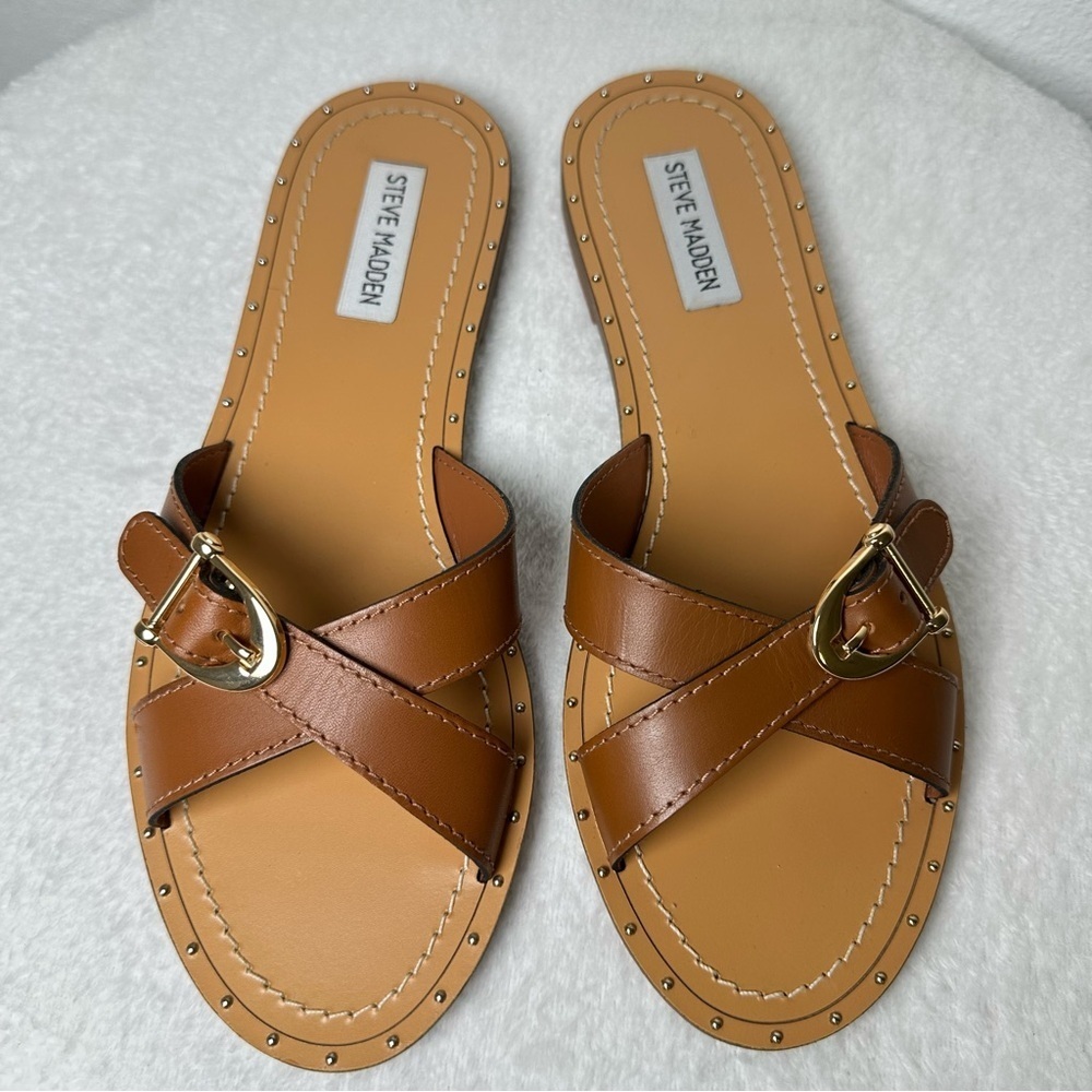 NWOB Steve Madden Tan Buckle Sandals in Size 8M - Picture 5 of 9